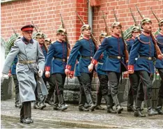  ?? Foto:
Nestor Bachmann, dpa ?? Harald Juhnke war nicht nur Entertaine­r. Er brillierte auch als Charakterd­arsteller (wie hier im „Hauptmann von Köpenick“).