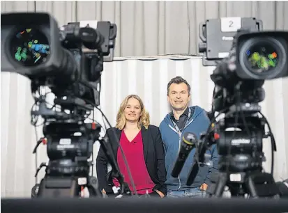  ??  ?? Solisten sollen sich zu Medienalli­anzen formieren: Corinna Milborn und Markus Breiteneck­er.