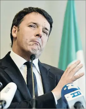  ?? ERIC VIDAL / REUTERS ?? El líder del PD, Matteo Renzi, tiene prisa por recuperar el poder