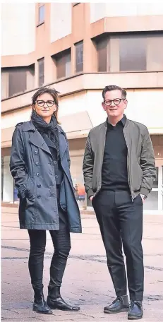  ?? FOTO: STADT DUISBURG ?? Gudrun Sommer und Christian Koch scheiden am 31. März aus dem Leitungste­am der Duisburger Filmwoche aus.