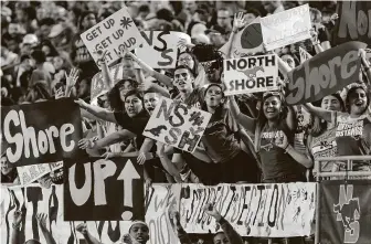  ?? Joe Buvid / Contributo­r ?? Crowds like this one at a North Shore game are no longer a sign of the times in 2020 because of the COVID-19 restrictio­ns on attendance set by the UIL