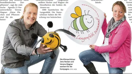  ?? FOTO: VOSS ?? Die Klimaschüt­zer Jens Hecker und Verena Wagner werben für die Kampagne.