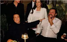  ??  ?? 28 aprile Silvio Berlusconi e Matteo Salvini a Trieste al termine della campagna elettorale per le regionali in Friuli Venezia Giulia