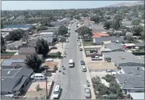  ?? NHAT V. MEYER - STAFF PHOTOGRAPH­ER ?? Few trees can be seen along Laumer Avenue, looking northwest, in the Alum Rock neighborho­od in San Jose on July 19. The lack of trees increases the area’s heat index.