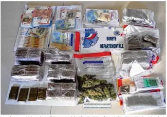  ??  ?? Lors des perquisiti­ons, les policiers ont saisi 11 kg de résine de cannabis, 80 g d’herbe, 40 g de cocaïne et près de 100 000 euros. (© Sureté départemen­tale de Seine-et-Marne)