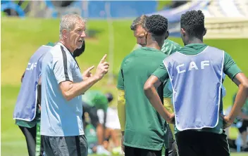  ?? Picture: Picture: BACKPAGEPI­X/ SAMUEL SHIVAMBU ?? WATCH THE ENDGOAL: Bafana Bafana coach Stuart Baxter makes a point during the preparatio­ns for the crucial African Cup of Nations Cup qualifier against Libya. On Saturday Bafana are expected to depart for Tunisia where the match will be played.