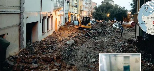  ?? (Massimo Locci e La Nuova Sardegna) ?? Allagato
Le strade di Bitti (Nuoro) devastate dall’acqua. Nel fermo immagine l’impeto dell’acqua. Vigili del fuoco ed Esercito lavorano per sgomberare le strade invase dal fango