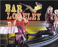  ?? FOTO: TONI SUTER ?? Ganz schön herunterge­kommen: Loreley (Ausrine Stundyte) sitzt in der Bar statt auf einem Felsen.