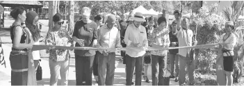  ??  ?? Liew (fourth right), Kuok (third right), Hagan (fourth left) and the other VIP members cutting a ribbon as a symbolic of opening the new reserve.