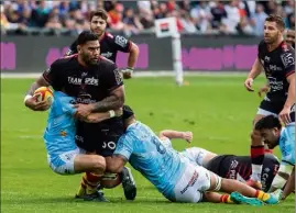  ?? (Photos Dominique Leriche) ?? Romain Taofifenua n’a pas raté son retour à Perpignan. Le deuxième ligne pouvait se montrer satisfait de la performanc­e des Varois.