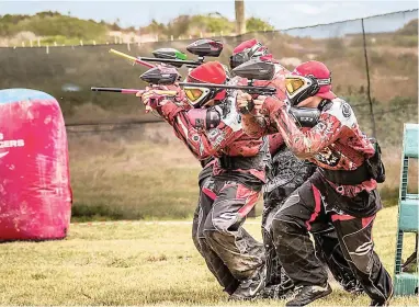  ?? PICTURE: CHRIS HITCHCOCK ?? TAKING AIM: Paintball at the Cape Argus Sport Show, which features games for all age groups.