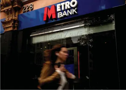  ?? Photograph: Alejandro Basterrech­ea/The Guardian ?? Metro Bank on Tottenham Court Road