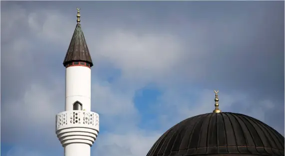  ?? Bild: HENRIK MONTGOMERY/TT ?? SALAFISM. 17 av de 25 största moskéerna i Sverige får finansieri­ng från Gulfstater.
