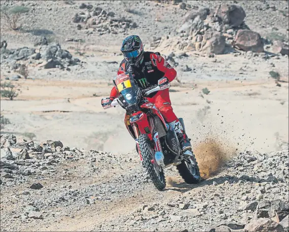  ?? FOTO: HONDA ?? Ricky Brabec pasó de descartado y a más de 25 minutos tras la 5ª etapa a estar a 51” del liderato. El último campeón se reengancha tras el enésimo golpe de teatro en motos