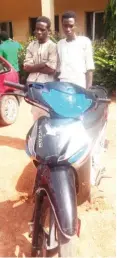  ??  ?? Motorcycle­s thieves, Sadiq sani and Idris Hassan