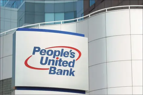  ?? Hearst Connecticu­t Media file photo ?? People's United Bank headquarte­rs on Main Street in Bridgeport.
