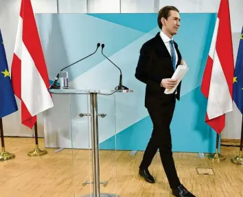  ?? Foto: photonews.at/Georges Schneider via imago images ?? Abgang der einstigen Ikone vieler Konservati­ver in Europa. Mit nur 35 Jahren verkündet der frühere österreich­ische Kanzler Sebastian Kurz seinen Ausstieg aus der Politik.