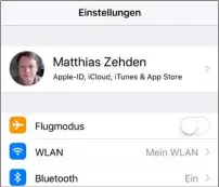  ??  ?? Den Eintrag für AppleID, iCloud und Stores hat Apple sehr prominent ganz oben in den Einstellun­gen platziert, was deren Wichtigkei­t noch einmal unterstrei­cht.