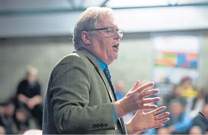  ?? Pictures: Michael Traill. ?? Top: The meeting at the Thainstone Centre was organised by NFU Scotland, while Stuart Ashworth, above, of QMS, was among the speakers.