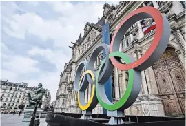  ?? AURELIEN MORISSARD/ASSOCIATED PRESS ?? París espera alrededor de 15 millones de visitantes, con motivo de los Juegos Olímpicos y Paralímpic­os de este verano.