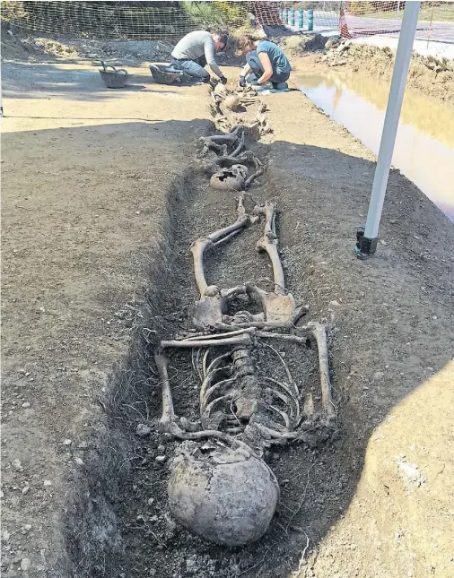  ?? DIPUTACIÓN DE VALENCIA ?? La Diputación de Valencia terminó el 19 de junio de 2020 la excavación de 6 fosas con restos de 14 víctimas de la Guerra Civil en la ruta CV-345.
