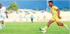  ?? ?? SUPER SUB… Forceful winger, Michael Tapera has been impressive each time he comes from the bench and many have been yearning for early introducti­on each time Manica Diamonds play