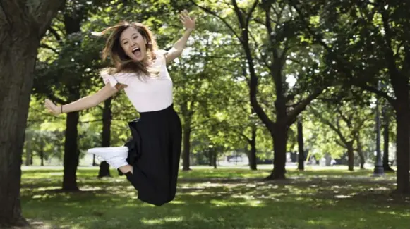  ?? RICHARD LAUTENS/TORONTO STAR ?? Film and TV performer Ellen Wong has been named one of TIFF’s Rising Stars this year. The Scarboroug­h-raised actor is seen in one of her favourite places in Toronto: Trinity Bellwoods Park.