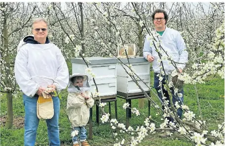 „Meine Bienen haben hier ein Paradies“ - PressReader