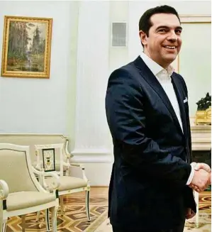  ??  ?? Alexis Tsipras und Wladimir Putin streben eine engere Partnersch­aft zwischen