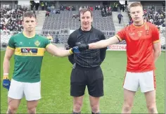  ?? (Pic: George Hatchell) ?? Captain’s Eoghan O’Sullivan and Eoin Stanton with referee Pa O’Driscoll before the senior A football final between St Michaels and Mallow.