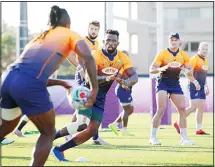  ??  ?? South Africa’s Siya Kolisi (center), plays during the team’s training in Urayasu, near Tokyo on Sept 17 ahead of Rugby World Cup match against
New Zealand.