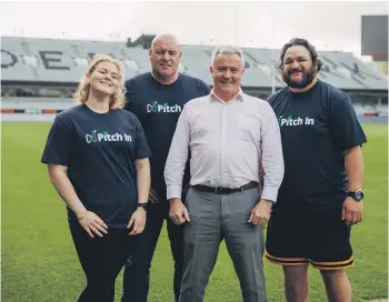  ?? ?? Grace Payne, left, Leigh Hard, Gavin Findlay and Piri Weepu are calling for more food donations to help hungry families.