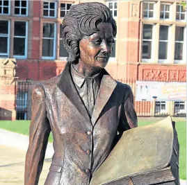  ?? ?? The statue of Barbara Castle in Jubilee Square in Blackburn.