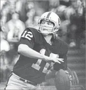  ?? Associated Press ?? OAKLAND RAIDERS quarterbac­k Ken Stabler plays in a 1974 game. Research on the brains of 202 former football players found CTE in nearly all cases.