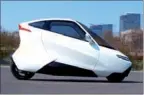  ?? LINGYUN AUTO FORD MOTOR CO ?? Above: The Beijing Lingyun Intelligen­t Technology Co’s gyrocar. The 1961 Ford Gyron concept car. Right: