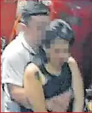  ??  ?? Instante en la joven fue secuestrad­a por su pareja.