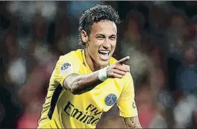  ?? BENOIT TESSIER / REUTERS ?? Neymar celebra con euforia su primer gol con el PSG