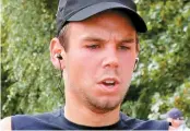  ??  ?? On ne sait pas si Andreas Lubitz a bénéficié d’un suivi psychologi­que après avoir repris sa formation de pilote.