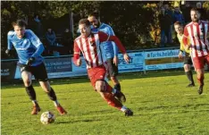  ?? Foto: Roland Furthmair ?? Alexander Seidel (Mitte) war der Mann des Tages beim TSV Kettershau­sen. Das 1:0 gegen Senden war bereits sein zwölfter Saisontref­fer.