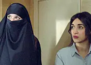  ??  ?? Titoli Dall’alto «Due sotto il burqa», il fim presentato ieri nel cartellone del Biografilm che potrebbe tornare al Medica; un’immagine di «Faithfull», il primo titolo che sarà proiettato alle Scuderie nel nuovo programma di Pop Up dedicato ai...