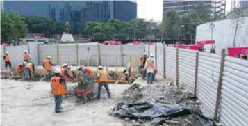  ?? | CUARTOSCUR­O ?? Hace cuatro años este espacio fue renovado como parte del reordenami­ento de la publicidad exterior de la Glorieta de los Insurgente­s.