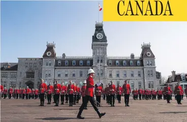  ?? LARS HAGBERG / THE CANADIAN PRESS FILES ?? A graduating class at the Royal Military College in Kingston. The college requires cadets to wear “smart casual” wear when off campus.