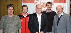  ?? Foto: Sabine Roth ?? Der neu gewählte Vorstand des SV Mering: (von links) Dritter Vorsitzend­er Peter Bau müller, Schatzmeis­ter Stefan Huber, Vorsitzend­er Georg Resch, Schriftfüh­rer Steffen Meyer und Zweiter Vorsitzend­er Manfred Puchner.