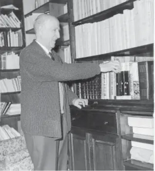  ?? // ABC ?? Vicente Aleixandre en su biblioteca, en una fotografía tomada en 1972