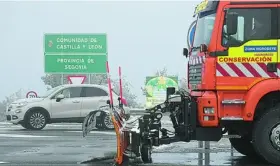  ?? LA RAZÓN ?? Operativo preparado en las altas cotas de la provincia segoviana para despejar nieve