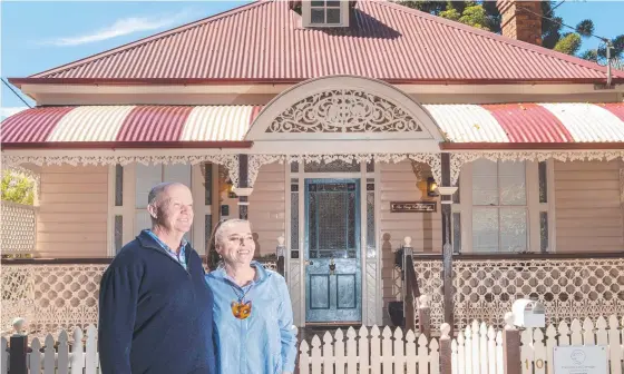  ?? Picture: Nev Madsen. ?? COSY CATS: Husband and wife Michael and Janice Routledge have opened their new airbnb the Cosy Cat Cottage.