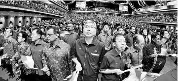  ??  ?? The various BN component parties members attending the 2016 Umno General Assembly, at the Putra World Trade Centre in Kuala Lumpur. - Bernama photo