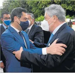  ??  ?? Juanma Moreno con Javier Targhetta, CEO de Atlantic Copper.