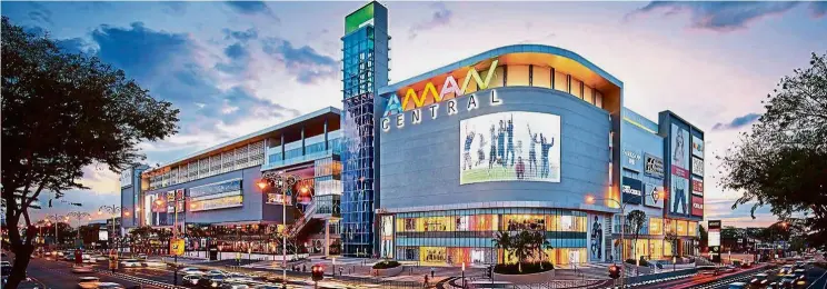  ??  ?? Aman Central is the largest lifestyle shopping and entertainm­ent destinatio­n in Kedah.