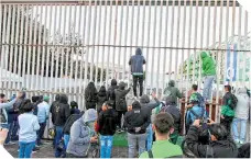  ??  ?? A través de las redes sociales, corrió la convocator­ia para manifestar­se a las afueras del estadio León.